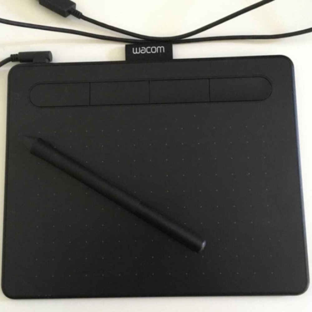 Wacom Intuos Graphics Drawing Tablet - 7.9" X 6.3"